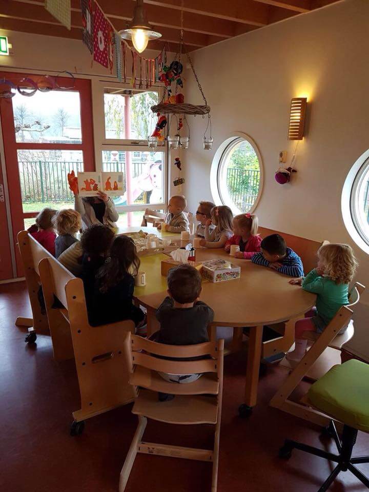 Voorlezen bij de peuters
